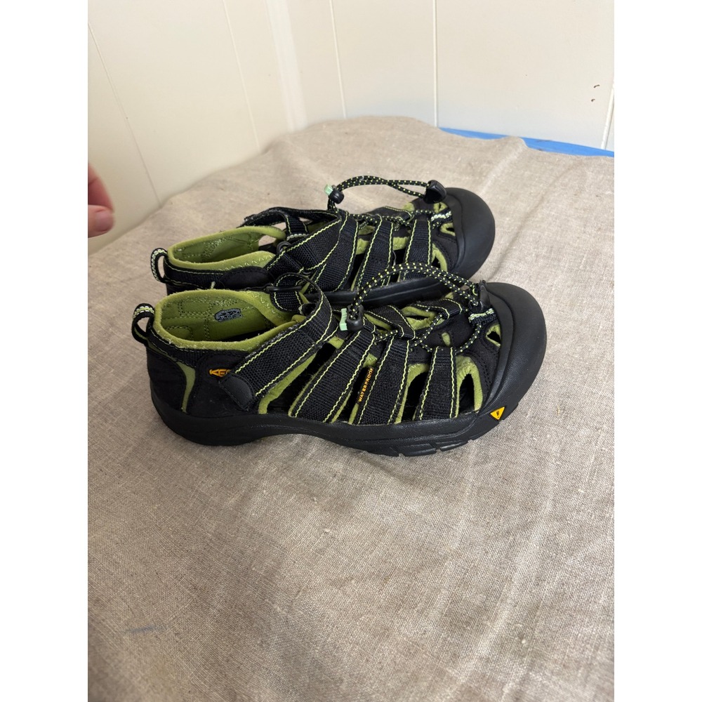 Keen Newport H2 Sandal Kids 5 Black Green Waterproof Hiking Water Shoes 26082703 - Picture 7 of 9